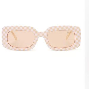Show Me Your MuMu ~ INDY Dolly Sunglasses